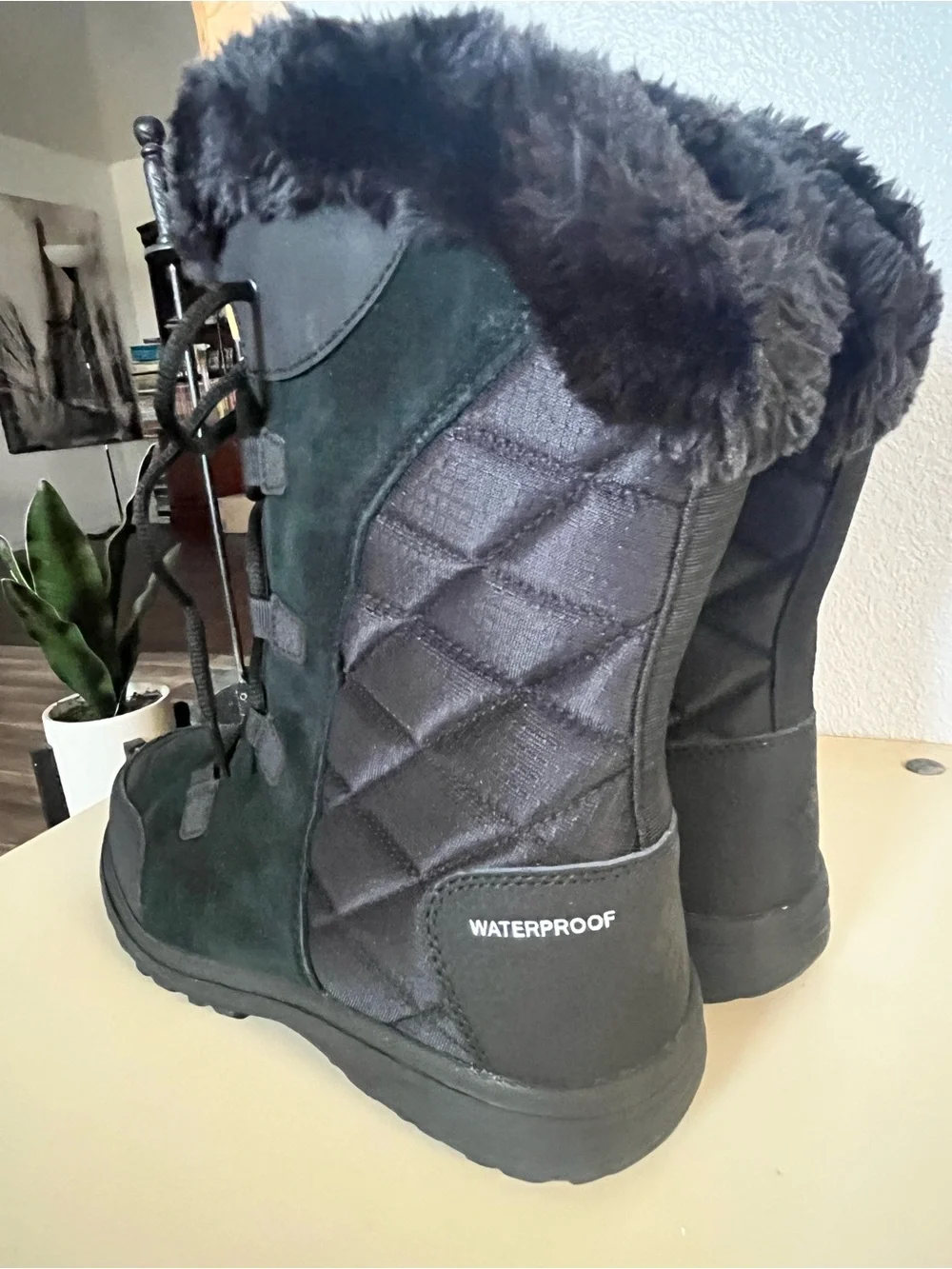 Columbia insulated lace